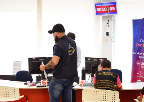 Agência bancária é autuada por descumprimento da Lei das Filas no Centro de Manaus