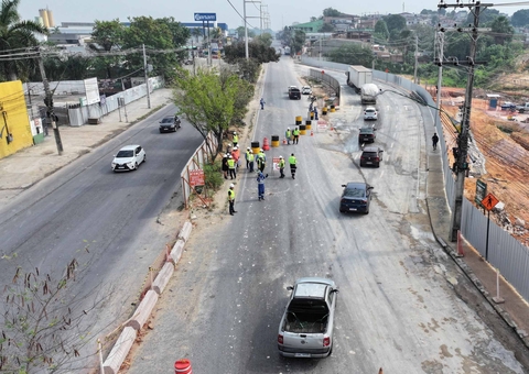 Trecho da Avenida Autaz Mirim é interditado para obras em ponte do Igarapé do 40
