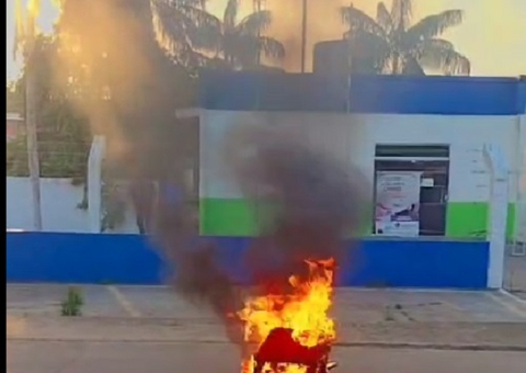 Buzinaço e foguetório: moradores protestam contra falta de energia em Codajás; vídeo