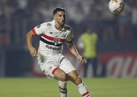 Calleri oferece cartão de crédito para pagar despesas de Izquierdo no hospital