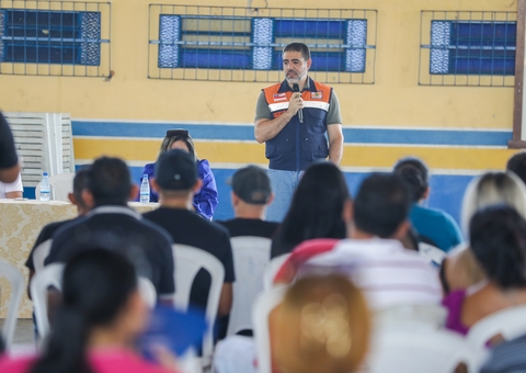 Governo entrega subsídio emergencial às vítimas de incêndio em Nhamundá 