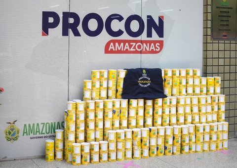 Mais de 400 latas de leite em pó com validade adulterada são apreendidas em supermercado de Manaus