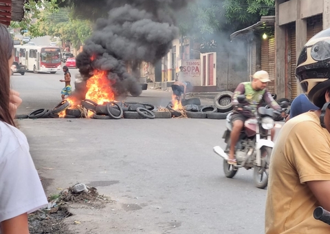 Moradores protestam após morte de menino de 11 anos no Valparaíso