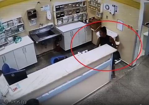 Mulher furta celular em posto de enfermagem em hospital de Manaus; vídeo
