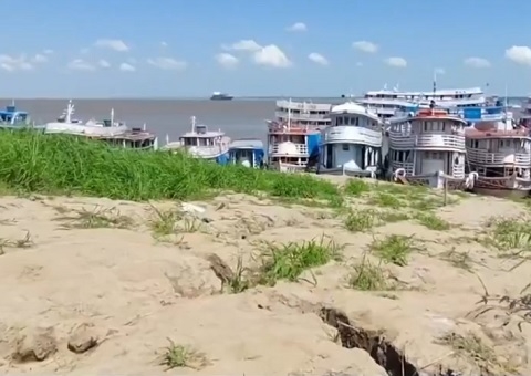 Rachaduras em Porto de Parintins preocupam moradores