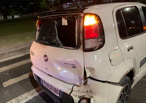 Motociclista de app e passageira ficam feridos após acidente na Avenida das Torres