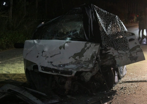 Motorista invadiu pista e bateu de frente em outro carro em acidente na AM-070; vídeos