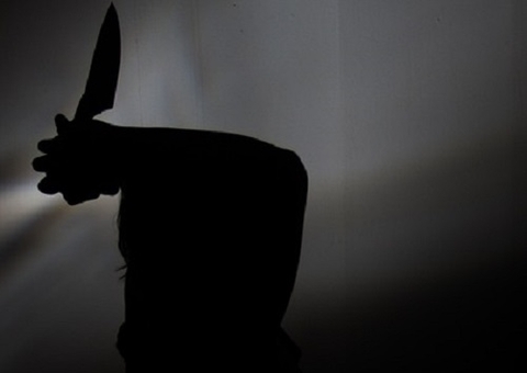 Mulher é esfaqueada pelo marido após discussão por dinheiro no Morro da Liberdade