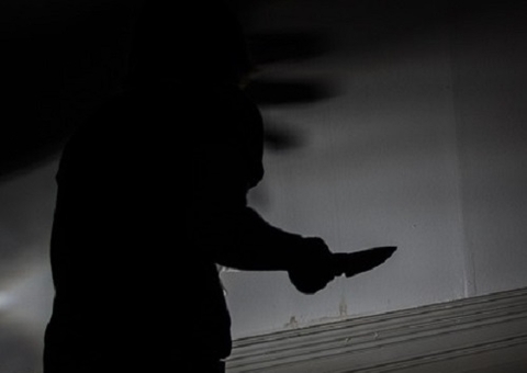 Brasileiro mata esposa a facadas e depois tira a própria vida na França