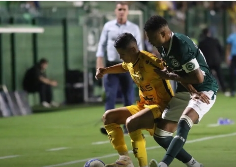 Goiás derrota Amazonas e continua vivo na luta pelo acesso