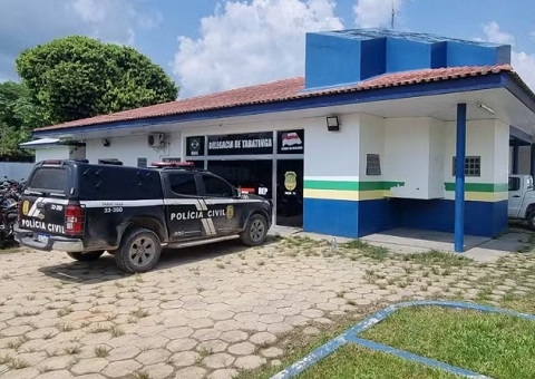Mulher é presa por agredir e fazer sexo na frente da filha de 7 anos em Tabatinga