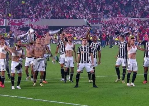 Atlético Mineiro supera clima de insegurança na Argentina e avança à final da Libertadores