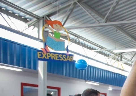 Criminosos roubam celulares de trabalhadores no Alvorada; vídeo