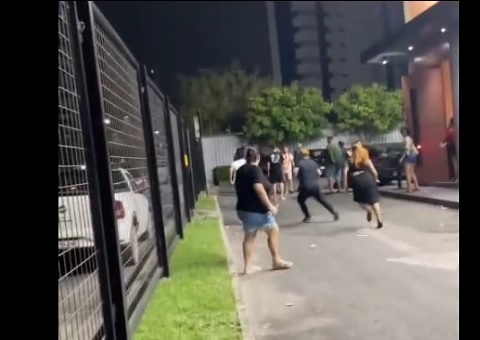 Festa em casa noturna termina em pancadaria no Aleixo; vídeo