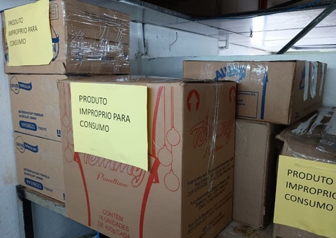 Supermercados são autuados por venda de produtos falsificados em Manaus