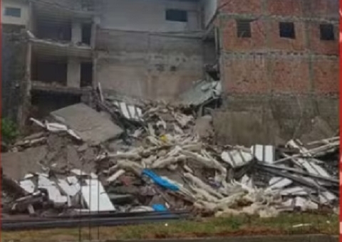 Prédio desaba durante temporal em Salvador