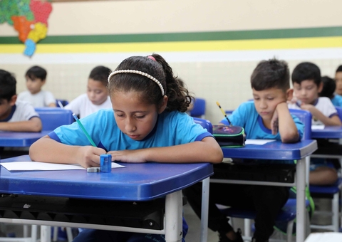 Seduc dá início à aplicação das provas do Sadeam nesta segunda