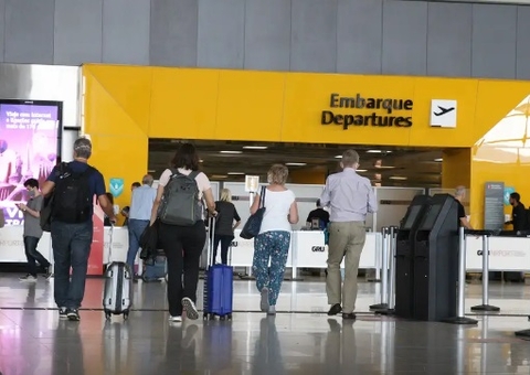 Vinte mil aposentados já compraram passagens pelo Programa Voa Brasil