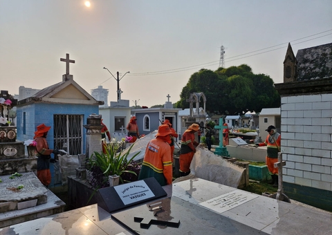 Limpeza e manutenção são realizadas diariamente nos cemitérios de Manaus