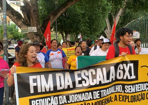 Manifestantes protestam contra anistia e fim da escala 6x1 em Manaus