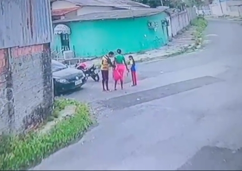 Criminoso rouba mochila de criança que voltava da escola no Manoa