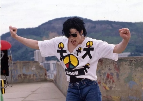 Músicas inéditas de Michael Jackson são encontradas em depósito nos EUA	