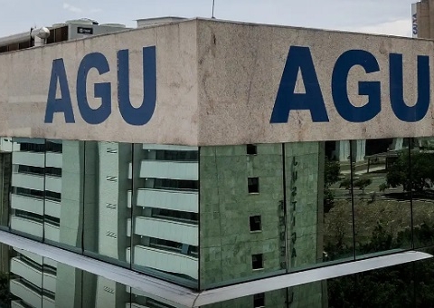  YouTube deve retirar vídeos desinformativos sobre saúde de Lula