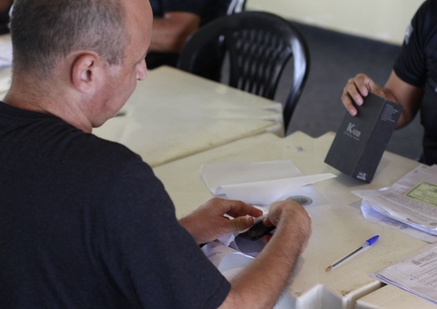 Mais 500 pessoas são chamadas para recuperar celulares roubados em Manaus