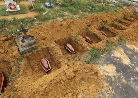 Fetos sepultados estavam abandonados há 3 anos em maternidade de Manaus