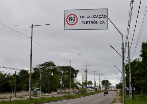 Infrações na avenida do Turismo caem 90% após início de multas pelos radares