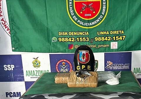 Polícia apreende drogas dentro de mochila em barco com destino a Manaus