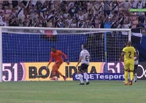 Vasco abre o placar em jogo contra o Madureira na Arena da Amazônia