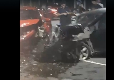 Motorista embriagado invade canteiro central e bate em carro na Av. Torquato Tapajós