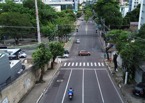 Novo semáforo é instalado no cruzamento das avenidas Umberto Calderaro e Belo Horizonte
