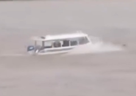 Professor desaparece após barco naufragar em Autazes