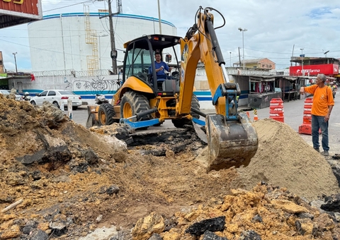 Rua do Tancredo Neves é interditada para recuperar rede de drenagem profunda