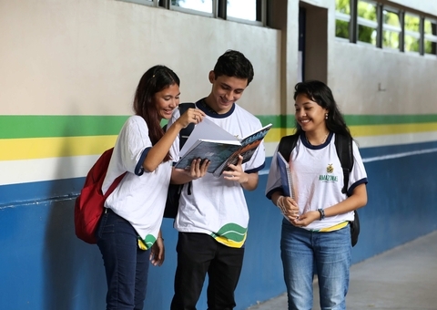 Mais de 44 mil estudantes do Amazonas recebem Pé-de-Meia após concluírem ensino médio