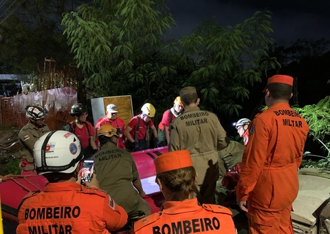 Mais de 65 pessoas são resgatadas de alagamentos durante temporal em Manaus