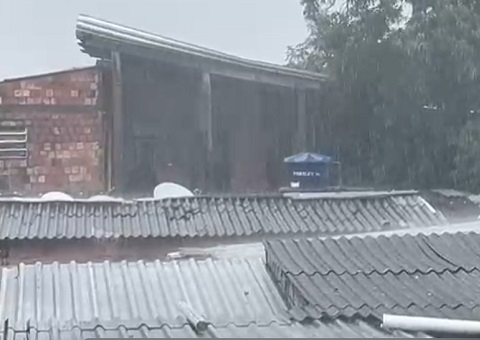 Prefeitura alerta para alagamentos após registrar 35 ocorrências durante temporal em Manaus