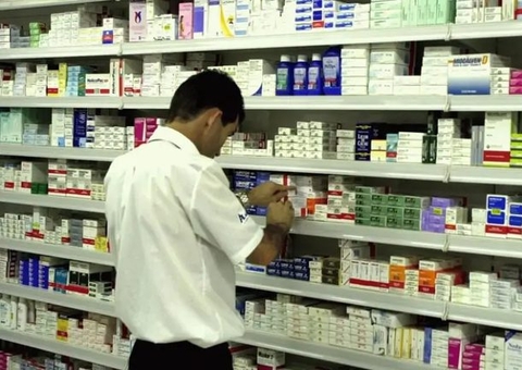 Remédios ficam até 5,06% mais caros a partir desta segunda