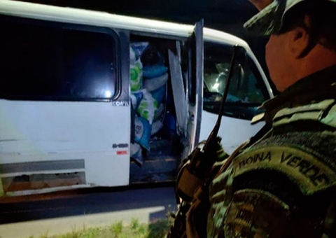 Polícia apreende carvão ilegal armazenados em 170 sacos, na AM-010