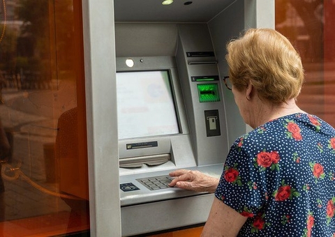 Aposentados e pensionistas poderão consultar antecipação do 13º a partir da próxima semana