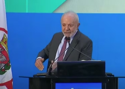 Lula chama diretora-geral do FMI de 'mulherzinha' em discurso