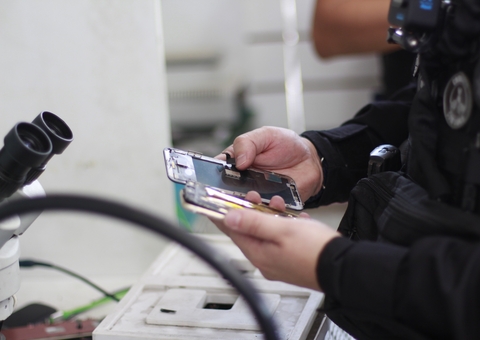 Motociclista é preso com 14 celulares roubados no Parque 10