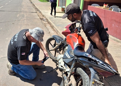Moto e celular roubados são recuperados pela polícia em Itapiranga