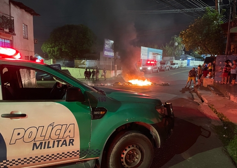 Protesto termina em tiroteio após chuva alagar casas na Compensa; vídeo
