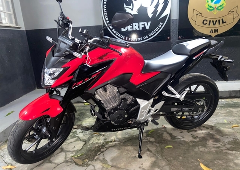 Polícia prende quatro pessoas e recupera quatro veículos roubados em Manaus