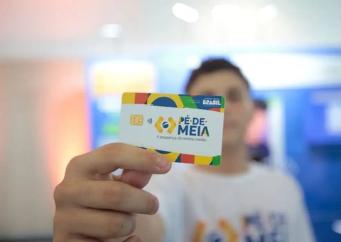 Estudantes recebem pagamento da 3ª parcela do Pé-de-Meia