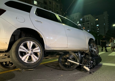 Motorista atropela motociclista e arrasta moto por 3 km no Parque 10; vídeo