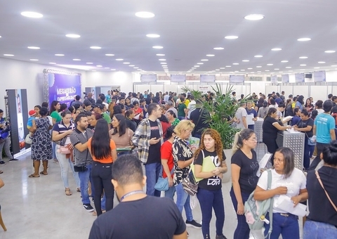 Mais de 5 mil atendimentos são realizados no 1º dia do Megafeirão de Empregabilidade em Manaus